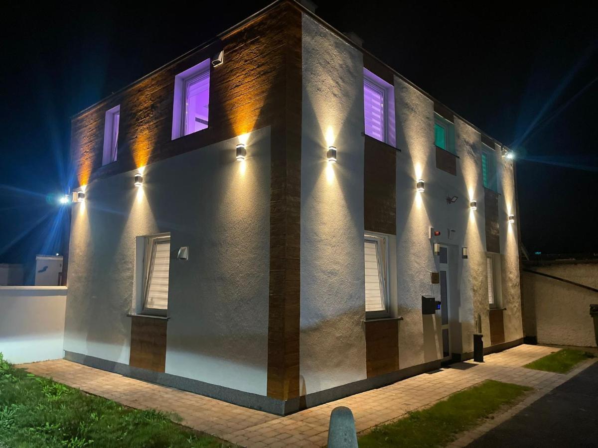 #1 Tgha Luxury Studio Apartment In Athlone Dış mekan fotoğraf