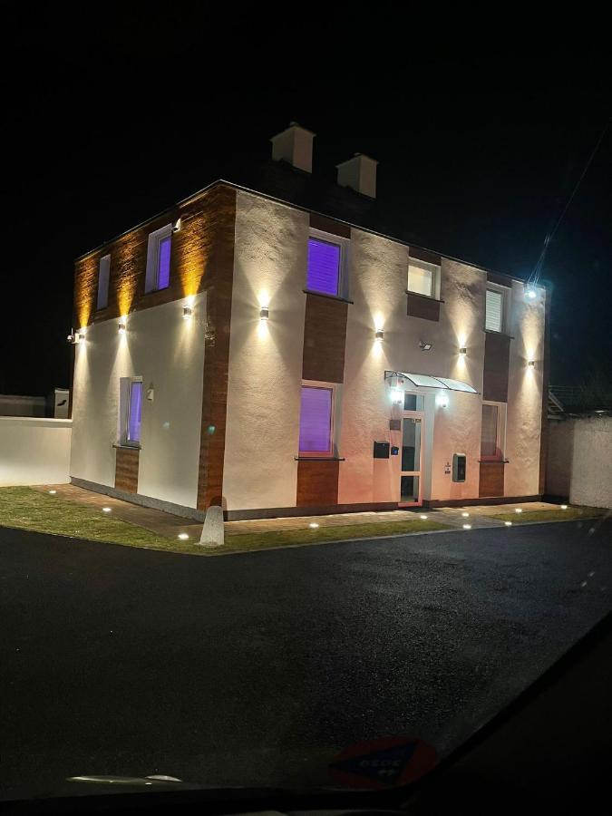 #1 Tgha Luxury Studio Apartment In Athlone Dış mekan fotoğraf